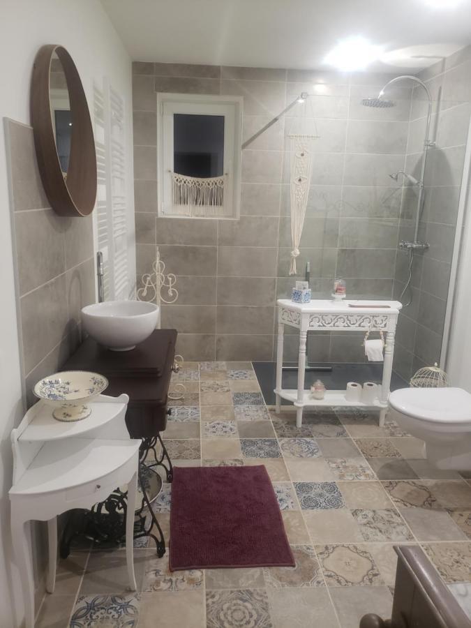 Chez Didier Et Vero Houville-la-Branche Dış mekan fotoğraf