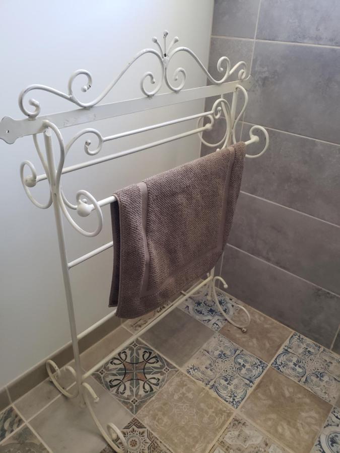 Chez Didier Et Vero Houville-la-Branche Dış mekan fotoğraf